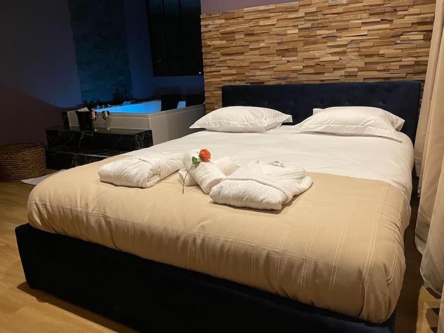 Le Cocon Des Granges - Suite Sauna Jaccuzi Spa Bonnieres-sur-Seine Eksteriør bilde